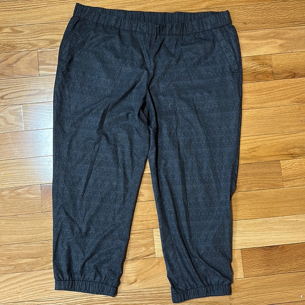 Eddie Bauer Printed XL Cropped Jogger